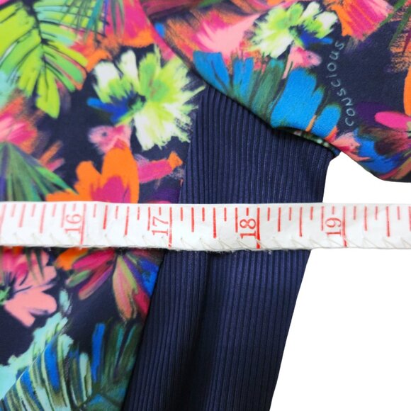 NWT Planet Koi Bright Tropical Print Scrub Top with Stretch Knit Sides Size S - Picture 8 of 16